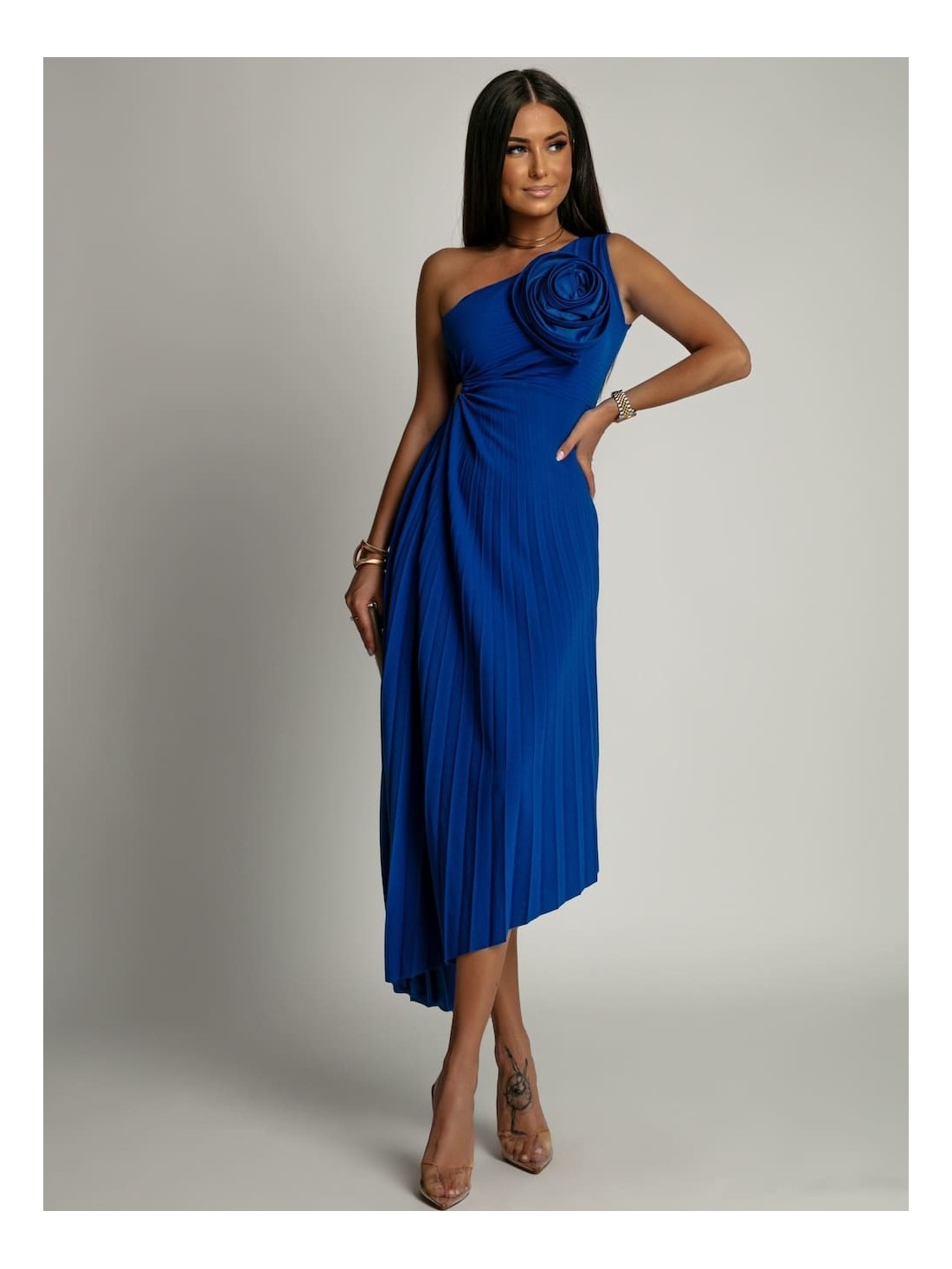 Elegant pleated dress with a cornflower blue flower AZRHP6987